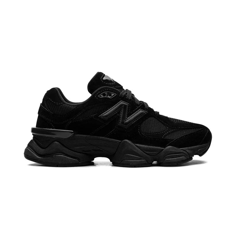 Unisex Chunky Suede Trainers in black – side view