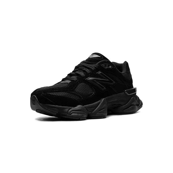 Unisex Chunky Suede Trainers in black – view 2