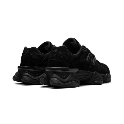 Unisex Chunky Suede Trainers in black – view 4