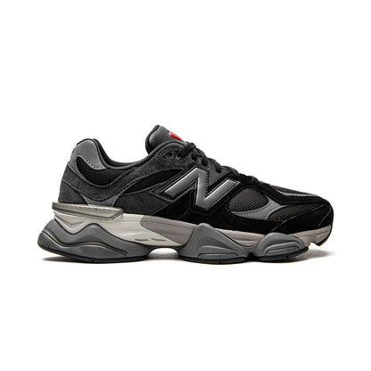 Unisex Chunky Trainers in black, charcoal grey, cream – side view