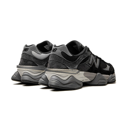Unisex Chunky Trainers in black, charcoal grey, cream – view 3