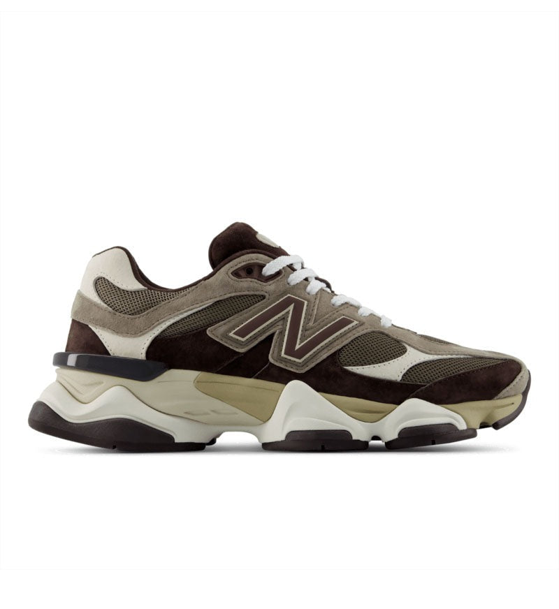 Unisex Chunky Trainers in dark brown, khaki, cream – side view