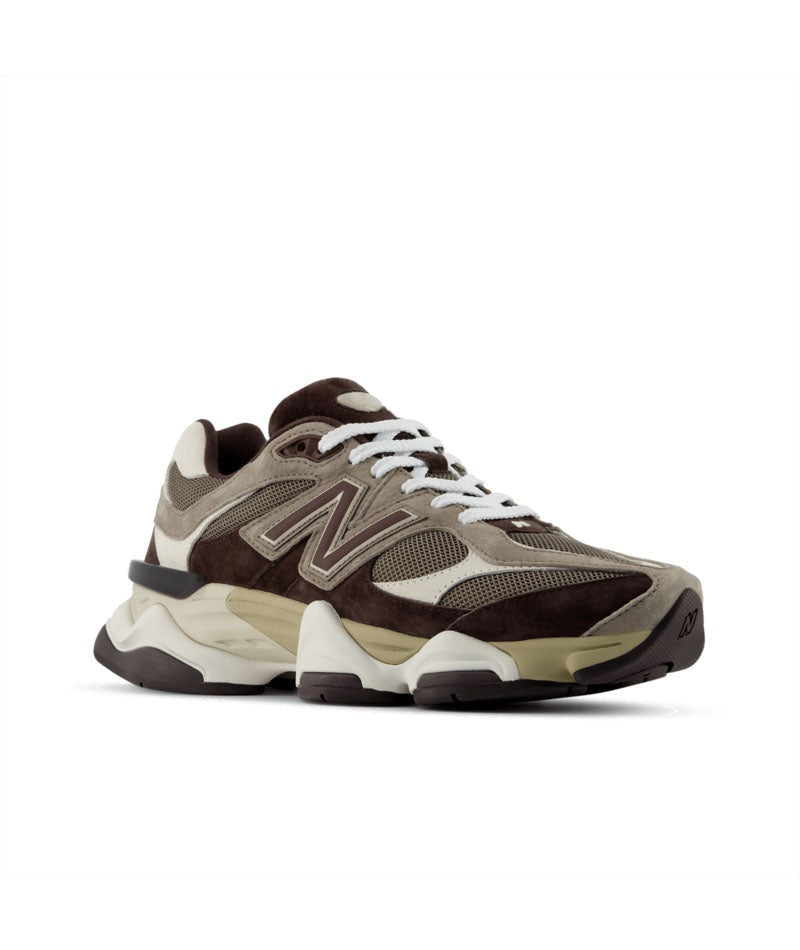 Unisex Chunky Trainers in dark brown, khaki, cream – view 2