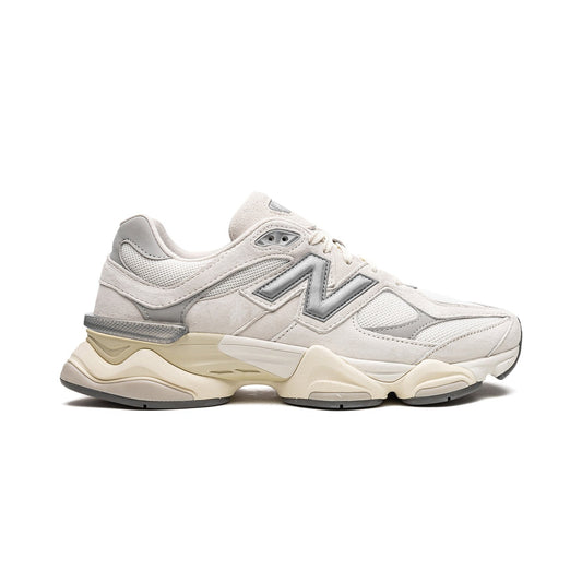 Unisex Chunky Trainers in off-white, light grey – side view