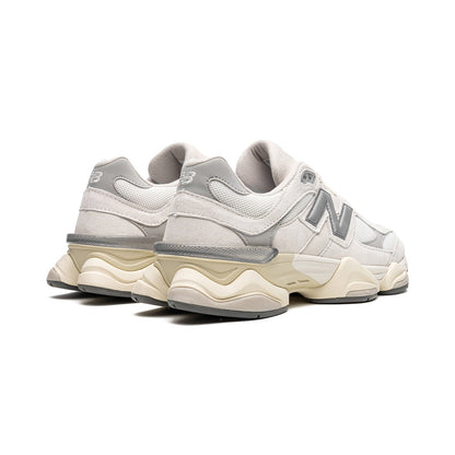 Unisex Chunky Trainers in off-white, light grey – view 3