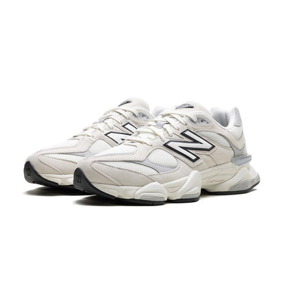 Unisex Chunky Trainers in off-white, black, pale blue – view 2