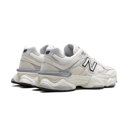 Unisex Chunky Trainers in off-white, black, pale blue – view 3