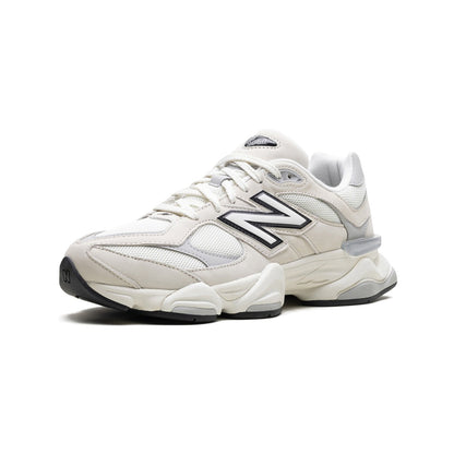 Unisex Chunky Trainers in off-white, black, pale blue – view 4
