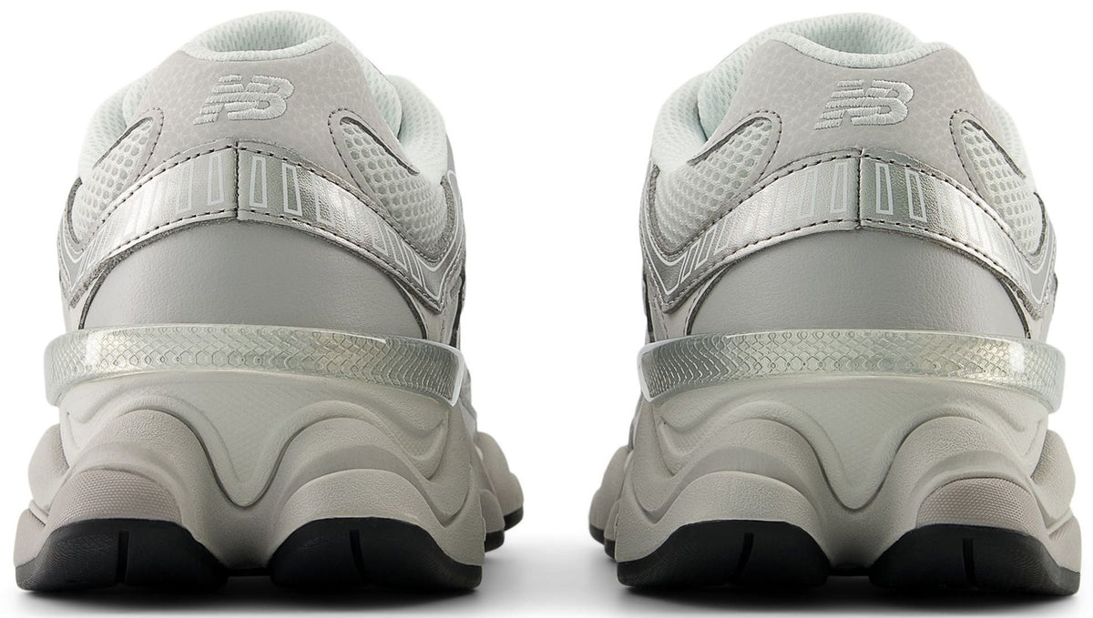 Unisex Chunky Trainers in silver grey, lilac – view 3
