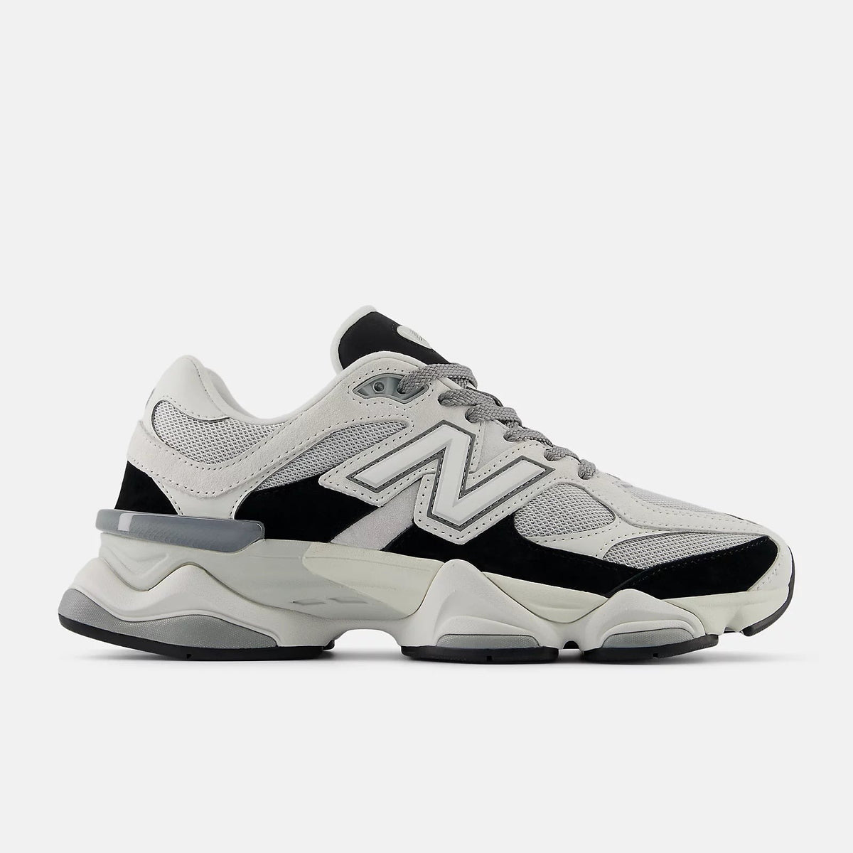 Unisex Chunky Trainers in white, grey, black – side view