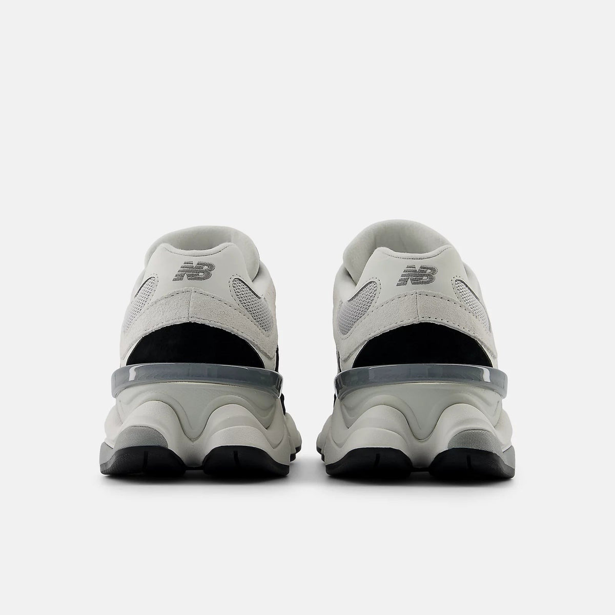 Unisex Chunky Trainers in white, grey, black – view 2