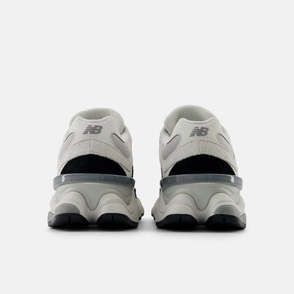 Unisex Chunky Trainers in white, grey, black – view 2